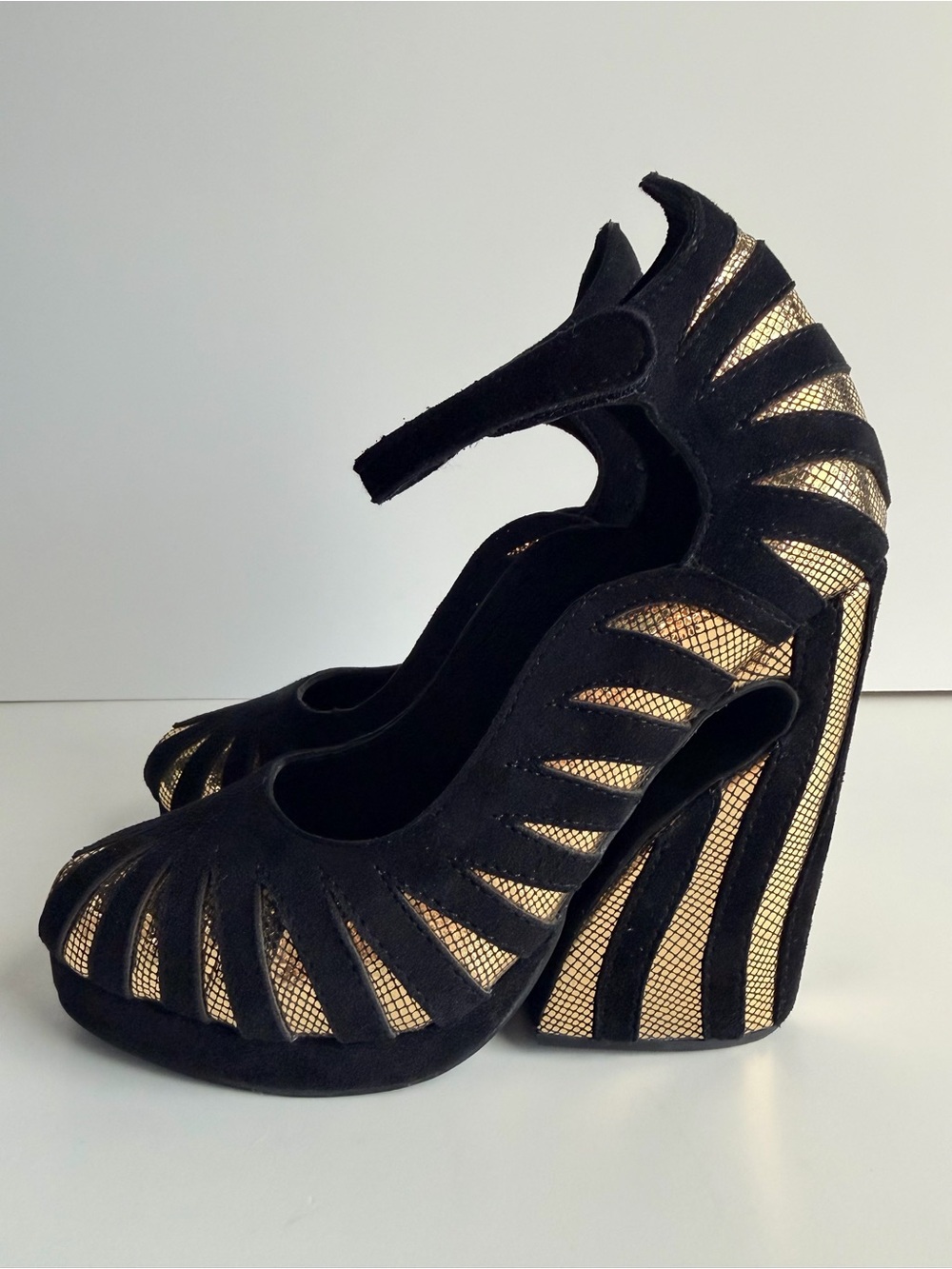 Jeffrey Campbell Hecate Black and Gold Cutout Wedge Metallic Heels size 6 - Picture 3 of 12